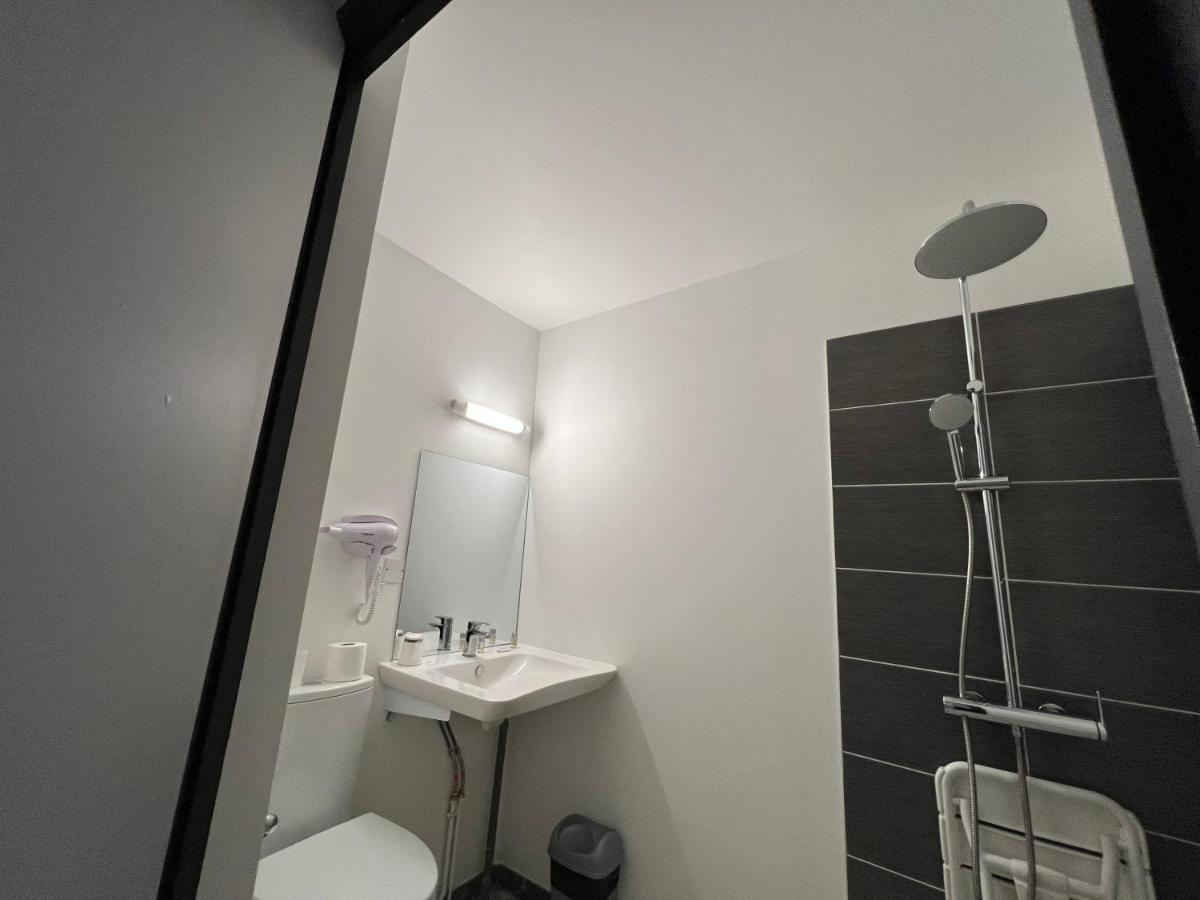 Hotel De La Paix Lyon Sud Живор Екстериор снимка